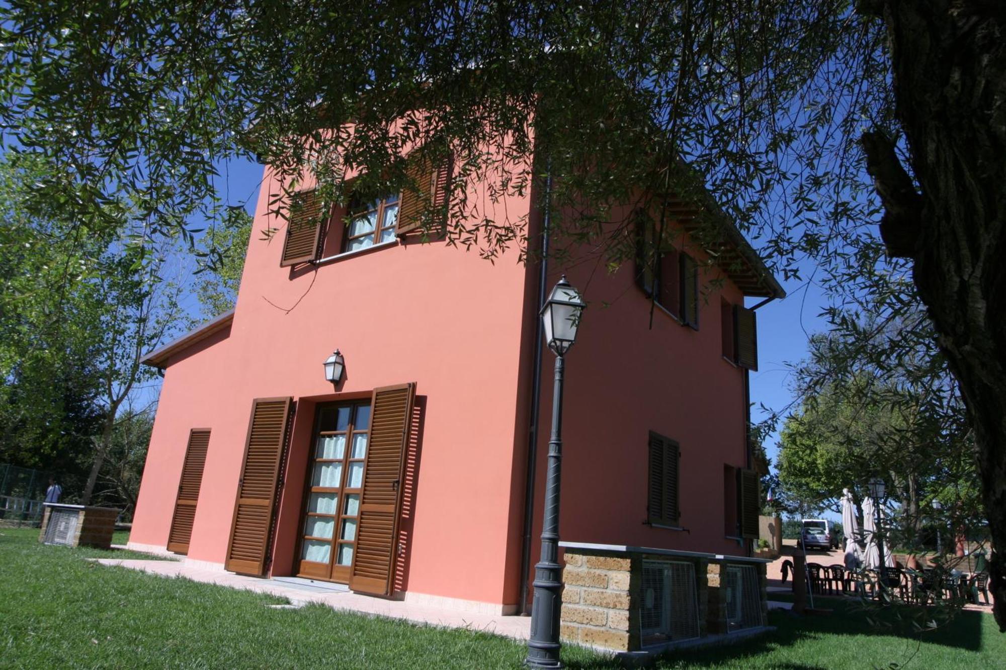 מונטופולי אין ואל ד'ארנו La Bettola Tavern Rooms Restaurant מראה חיצוני תמונה